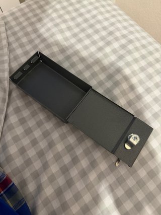 Caja de seguridad metálica con llave