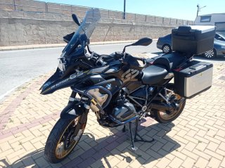 BMW R 1250 GS  Moto Negra y Dorada Exclusive