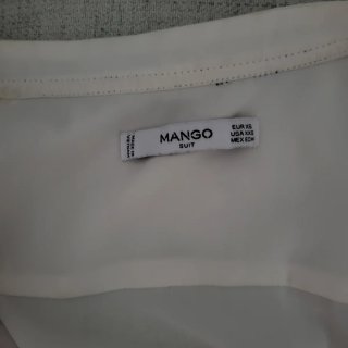 Blusa Mango ligera Cuello Mao.Pone Talla XS como S