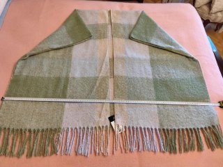 Poncho cuadros beige y verde