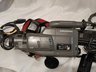Câmera Filmar Grundig VS 8100 + Acessórios