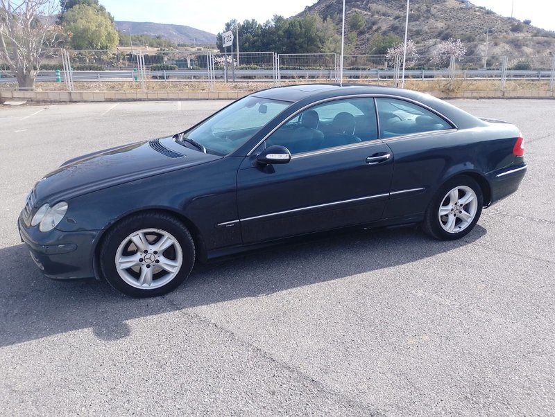 Mercedes-Benz  CLK 2004 - foto 1
