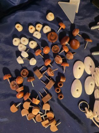 Lote Varios Tornillos y Soportes Baldas