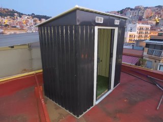 Caseta metálica para terraza