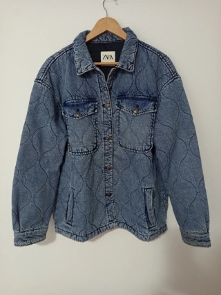 Cazadora vaquera acolchada Zara