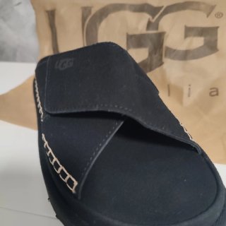 Chanclas UGG Negras
