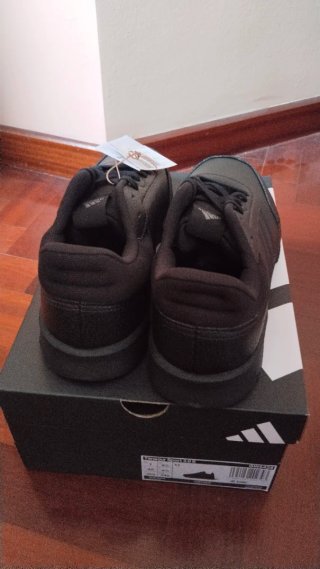 Zapatillas Adidas Talla 40 Nuevo