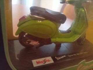 Vespa 150 ABS. 2017/2018. Maisto. 1:18.