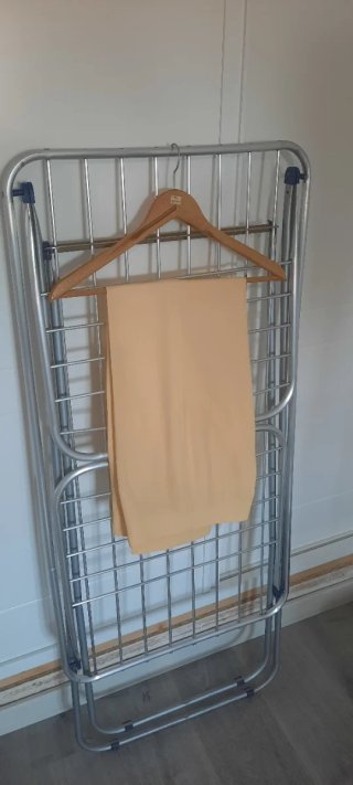Traje de mujer amarillo