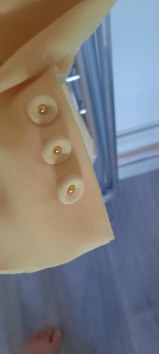 Traje de mujer amarillo