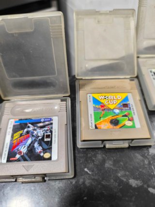 Pack Game Boy Color Rosa + 8 Juegos