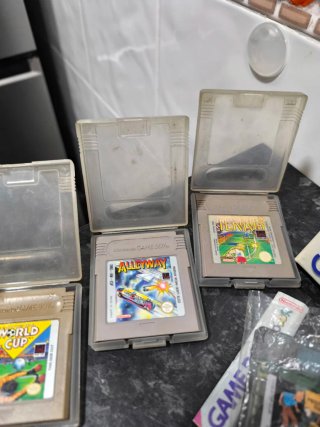 Pack Game Boy Color Rosa + 8 Juegos
