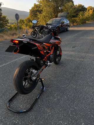 KTM 690 SMC R 2022 Supermoto Naranja/Negra