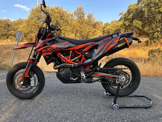 KTM 690 SMC R 2022 Supermoto Naranja/Negra