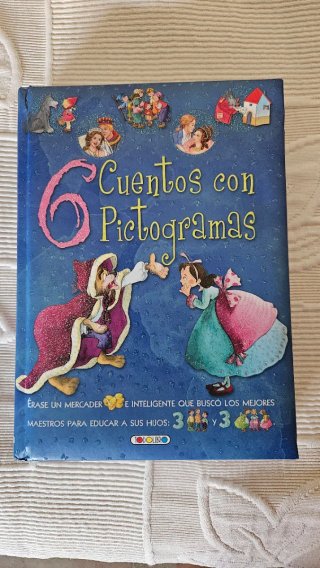 Libro de cuentos con pictogramas