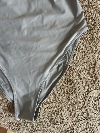 SKIMS Traje de Baño Una Pieza Gris Talla XL