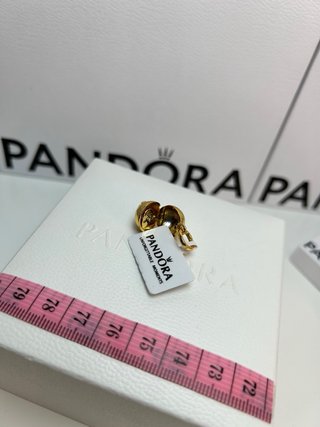 Charm Pandora Dorado con Circonita mom mama