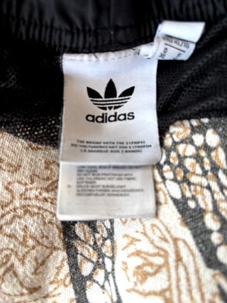 Pantalón corto Adidas negro