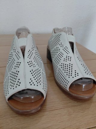 Sandalias Cesare Gaspari blancas mujer