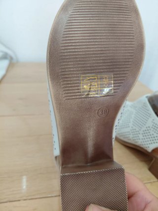 Sandalias Cesare Gaspari blancas mujer