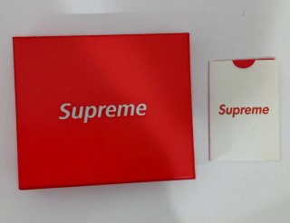 Billetera Supreme Negra con etiqueta roja