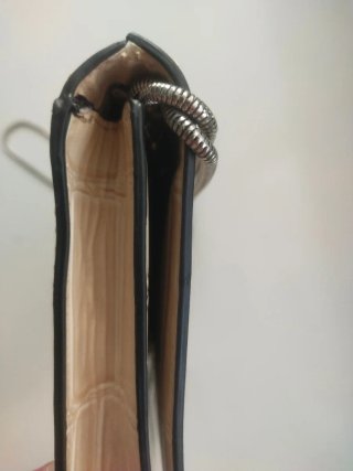 Bolso Clutch Beige Parfois Cocodrilo con Cadena