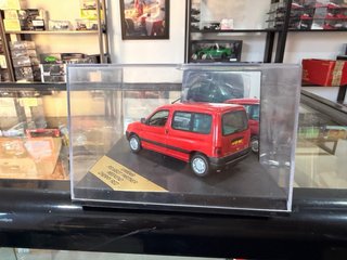 Peugeot Partner Weekend 1:43 Vitesse