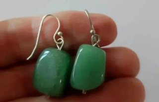 Conjunto Plata Ley: Collar y Pendientes Verdes
