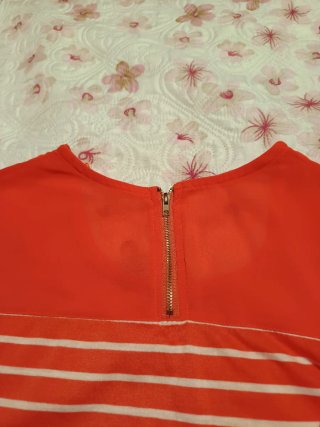 Camiseta coral y beige Rayas