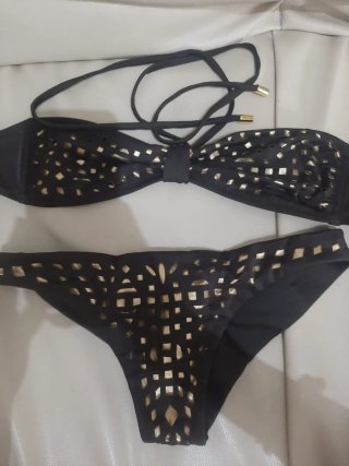 Costume due pezzi nero e oro