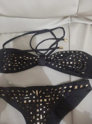 Costume due pezzi nero e oro