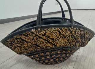 Bolso Capazo Paja Negro y Dorado