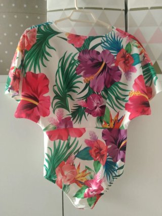 Bonita blusa body estampado floral