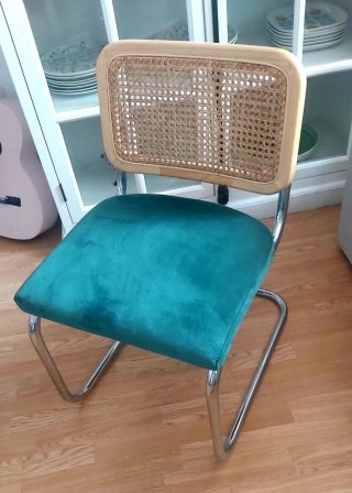 Mesa comedor de cristal y  4 sillas