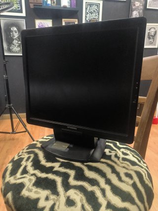 Monitor Hyundai Negro