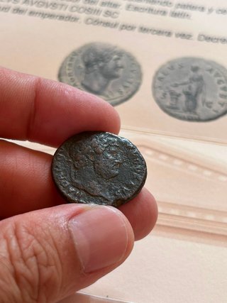 Moneda Imperio Romano Adriano