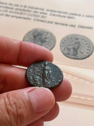 Moneda Imperio Romano Adriano