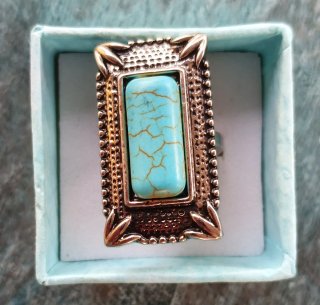 Anillo con piedra turquesa