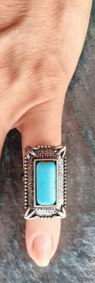 Anillo con piedra turquesa