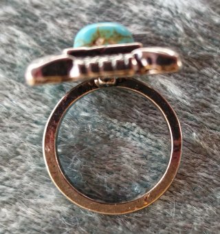 Anillo con piedra turquesa