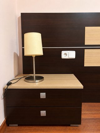 Dormitorio completo: Cabecera + 2 mesitas + Cómoda