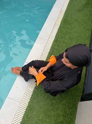 Burkini negro y naranja