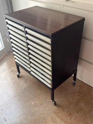 Archivador Metálico con Ruedas. NO ENVIO