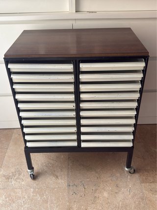 Archivador Metálico con Ruedas. NO ENVIO