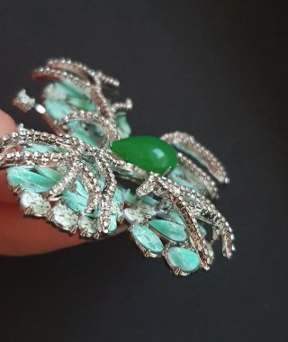 Broche Mariposa Verde y Plateado