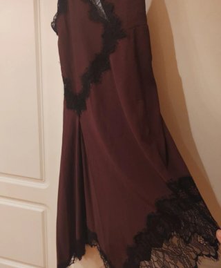 Vestido Zara lencero con encaje negro