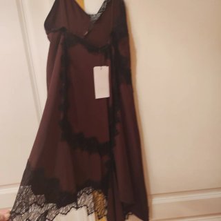 Vestido Zara lencero con encaje negro