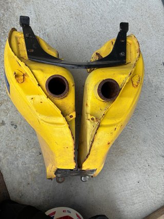 Depósito Suzuki DR 750 Big Amarillo