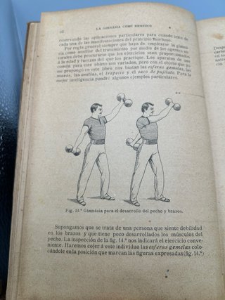 Libro Antiguo “Cien Años de Vida Sana”