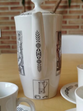 Juego de café de porcelana
